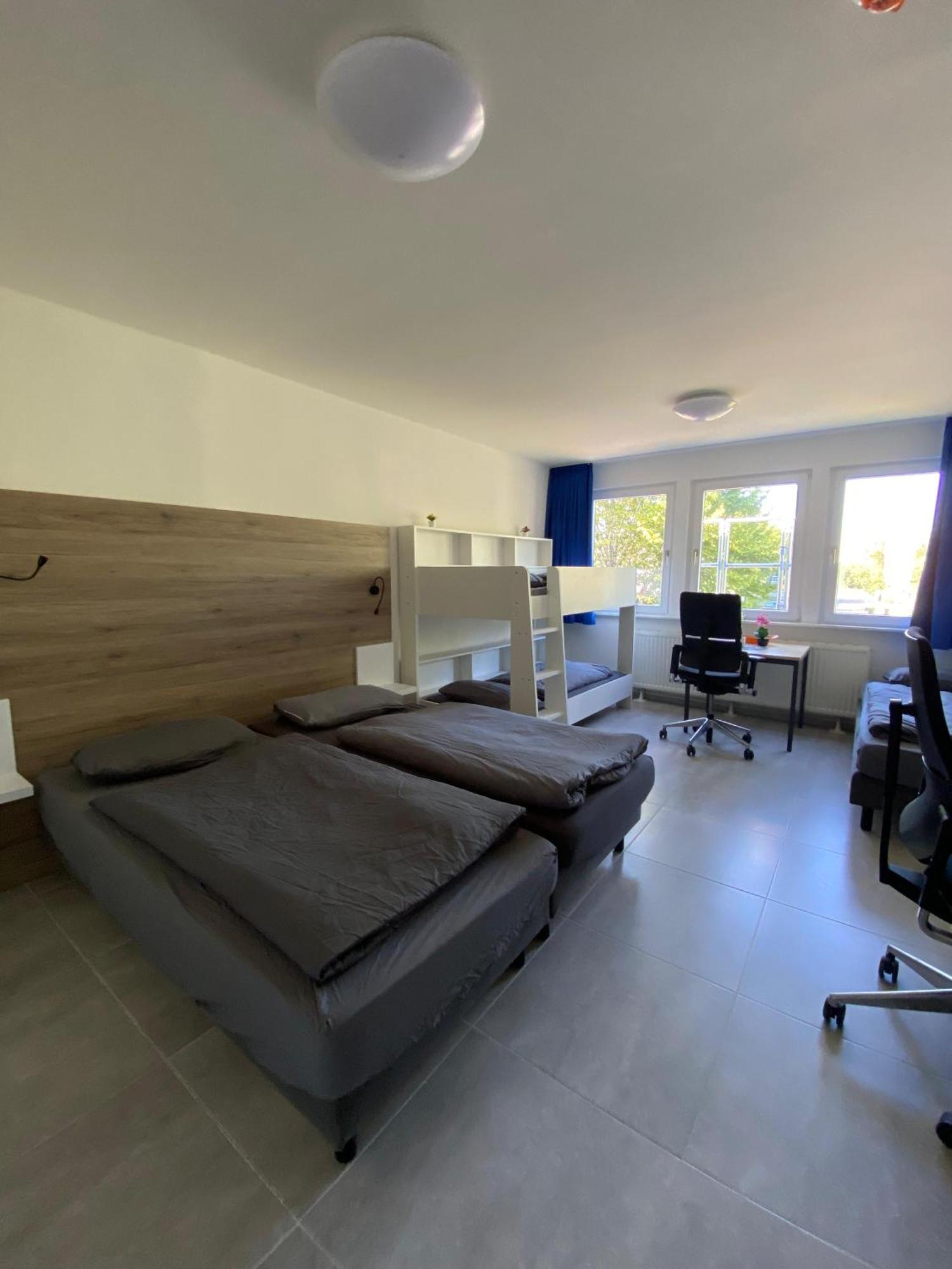 Mk Hostel Oyten - Free Wifi & Parking - 24H Check-In Bagian luar foto