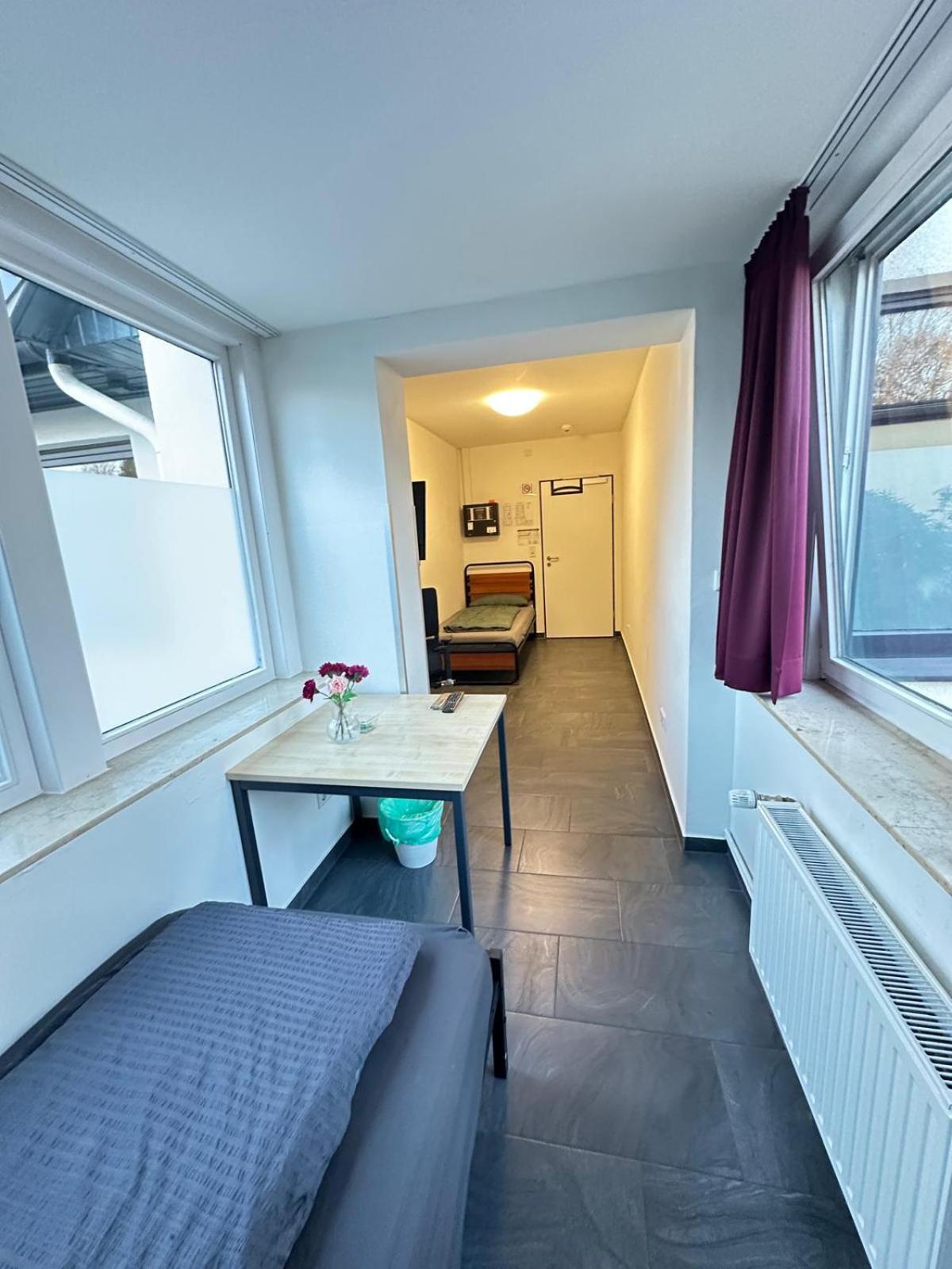 Mk Hostel Oyten - Free Wifi & Parking - 24H Check-In Bagian luar foto
