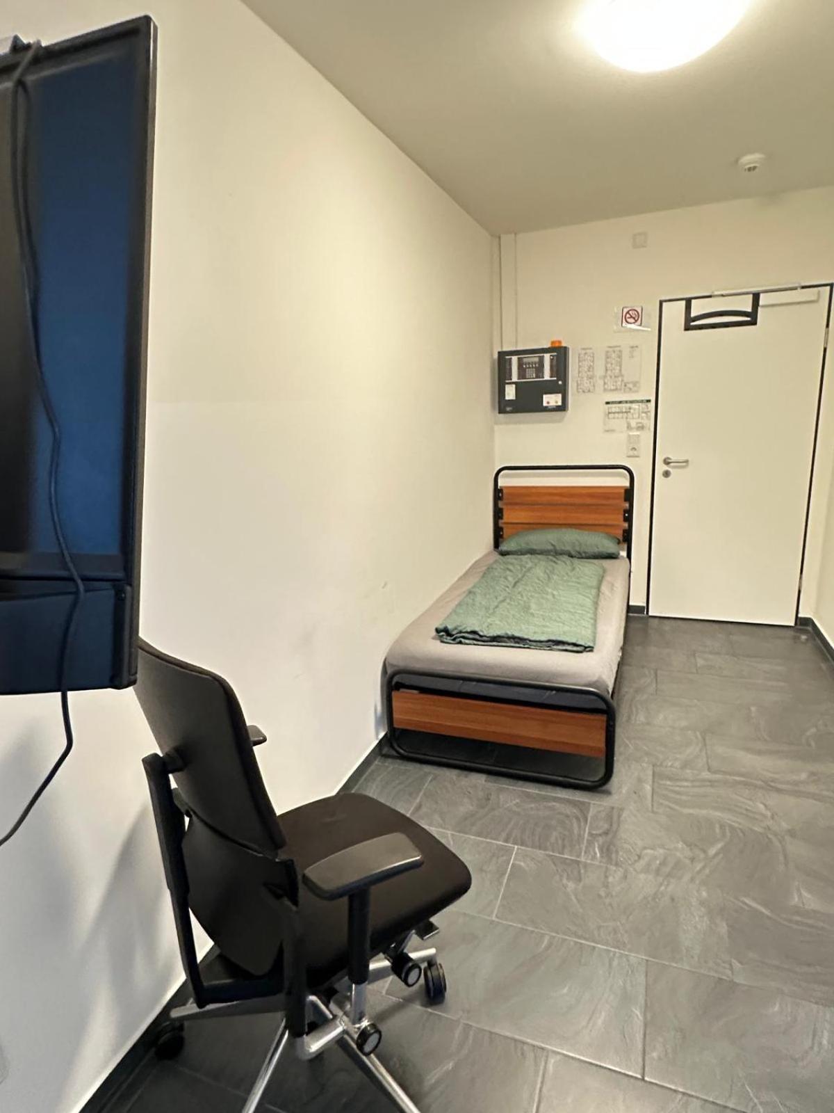 Mk Hostel Oyten - Free Wifi & Parking - 24H Check-In Bagian luar foto