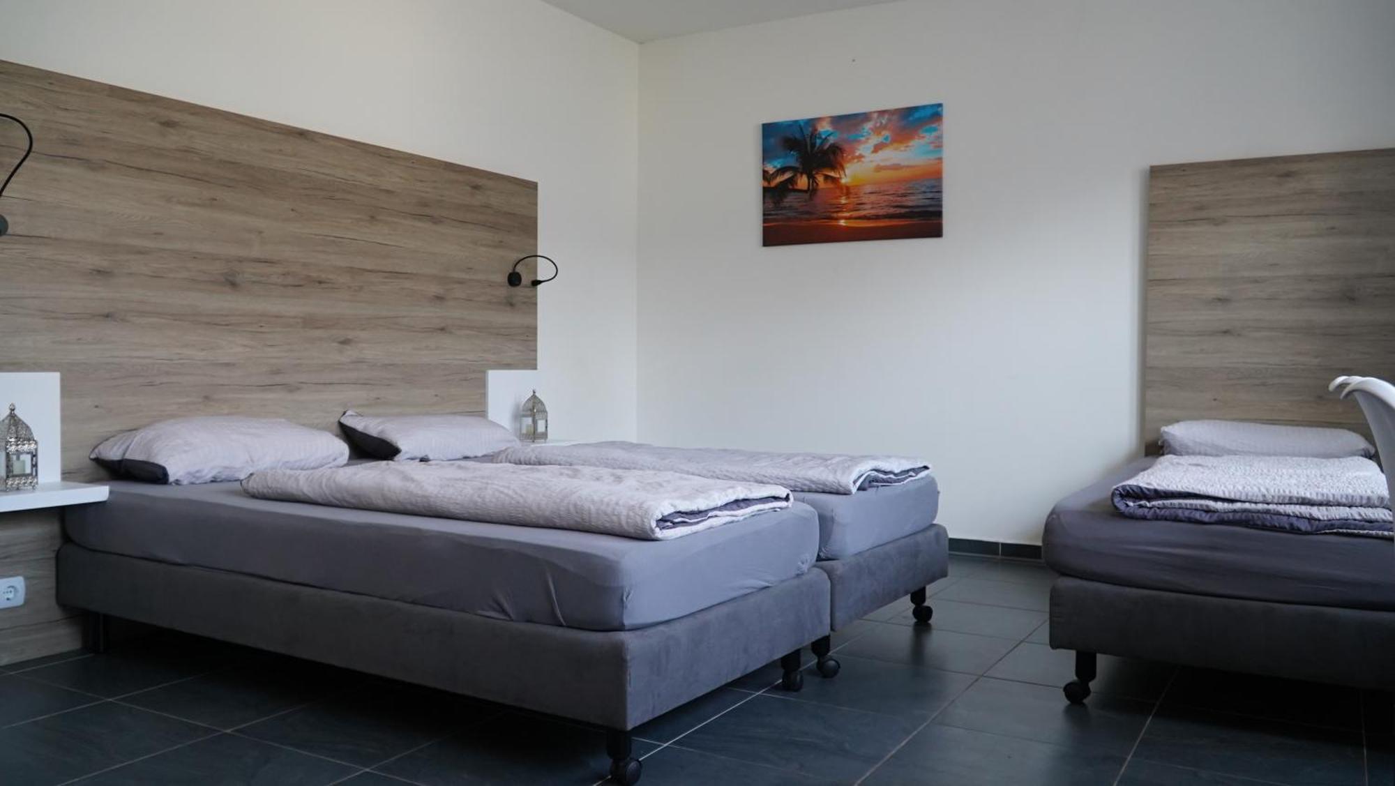 Mk Hostel Oyten - Free Wifi & Parking - 24H Check-In Bagian luar foto