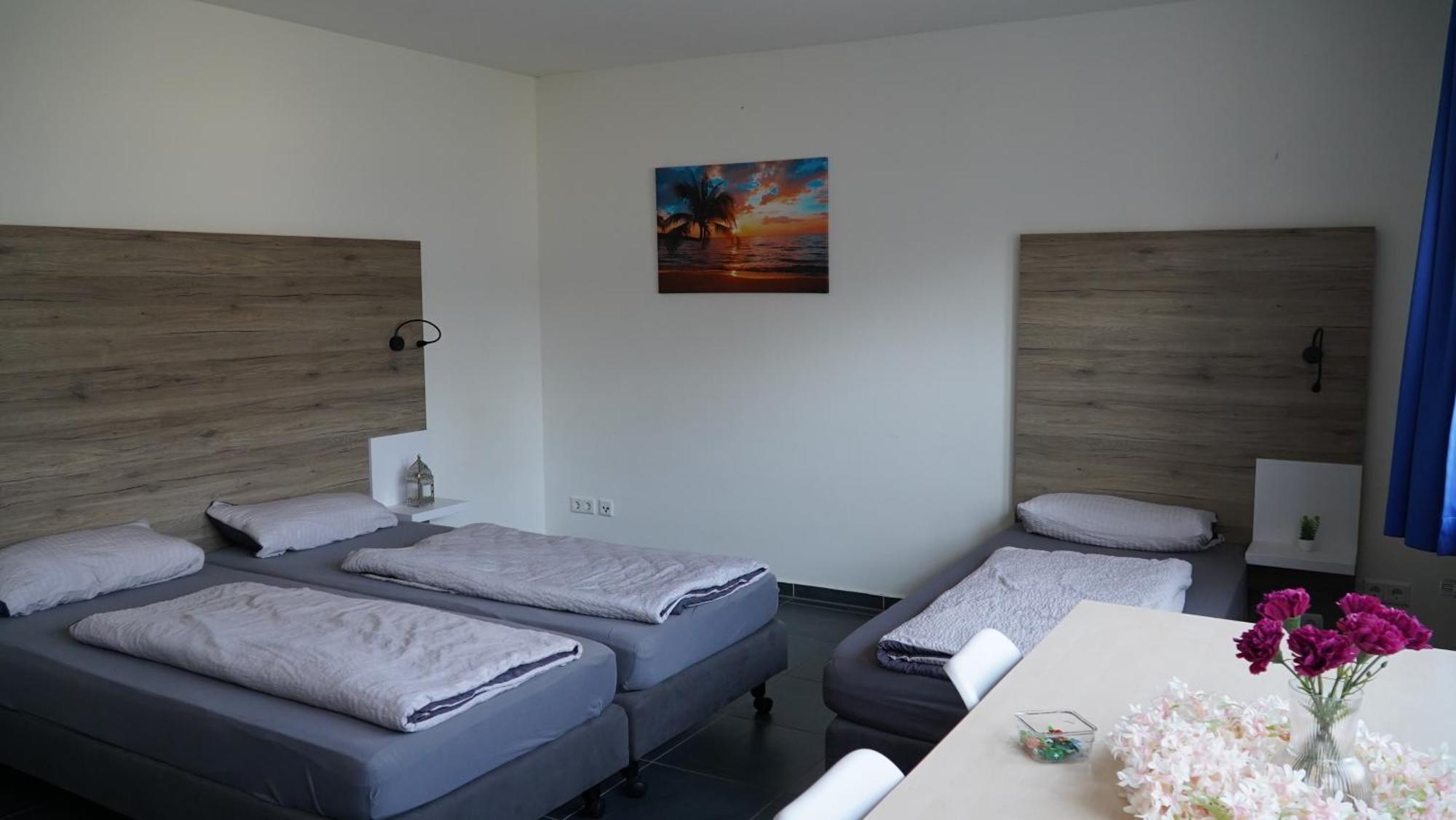 Mk Hostel Oyten - Free Wifi & Parking - 24H Check-In Bagian luar foto
