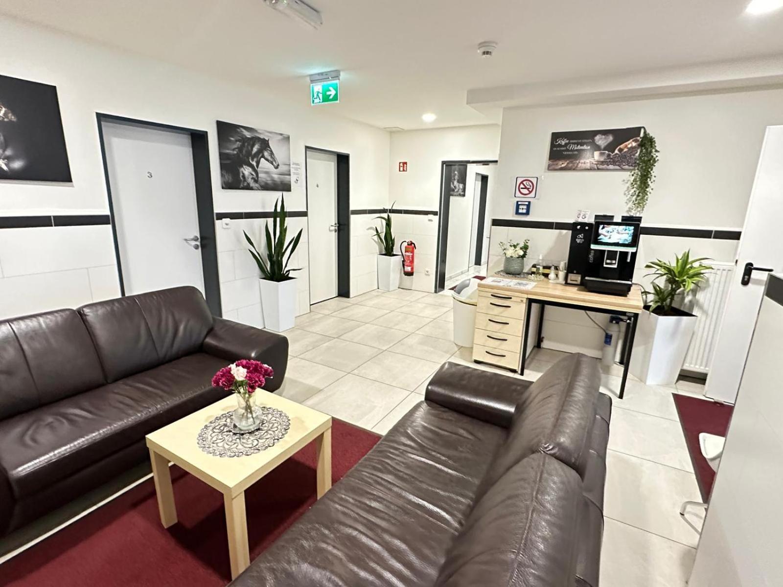 Mk Hostel Oyten - Free Wifi & Parking - 24H Check-In Bagian luar foto