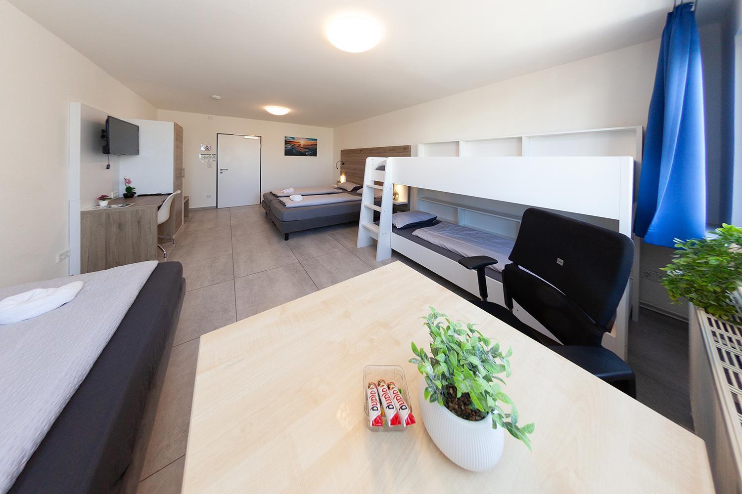 Mk Hostel Oyten - Free Wifi & Parking - 24H Check-In Bagian luar foto
