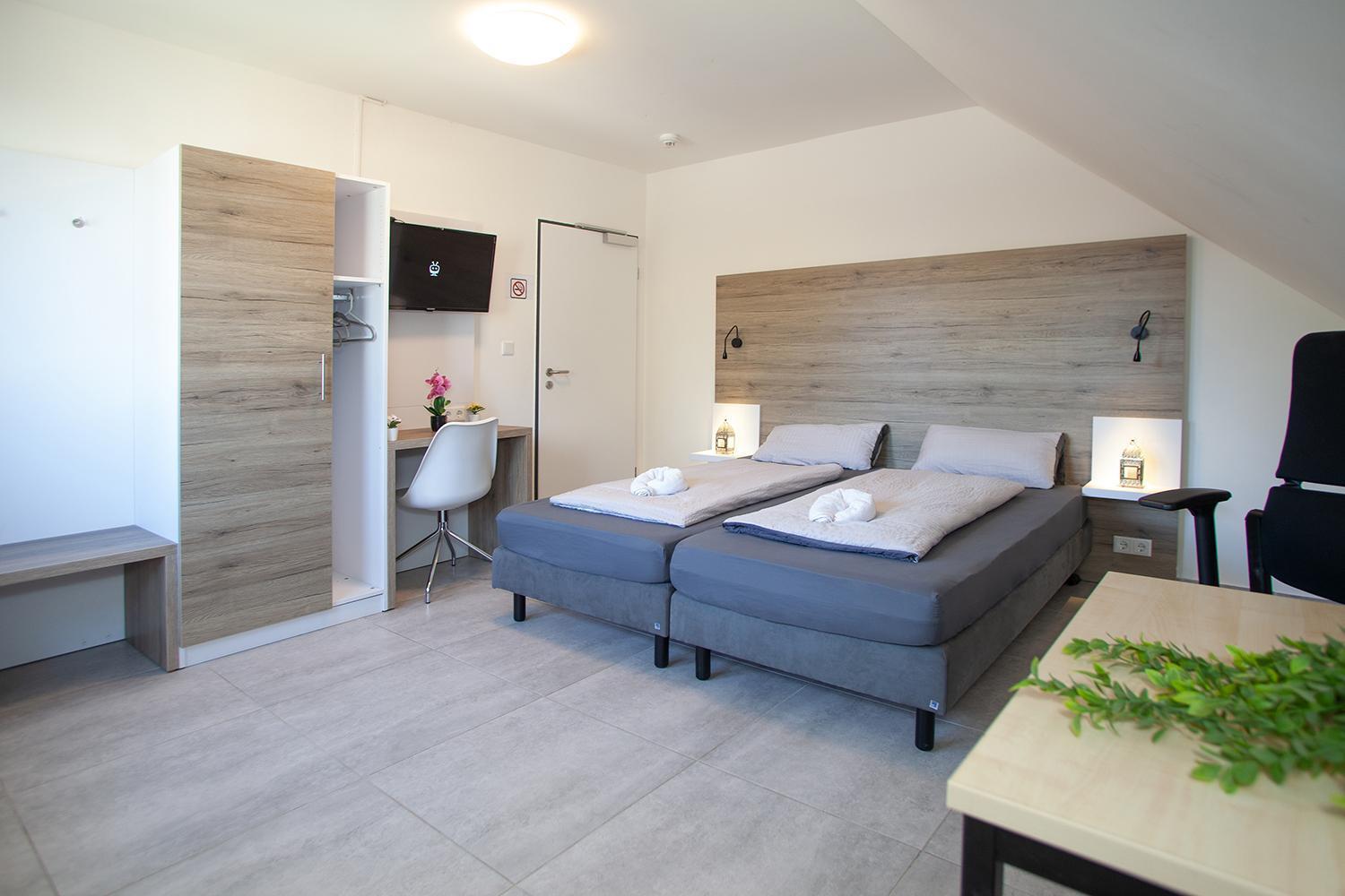 Mk Hostel Oyten - Free Wifi & Parking - 24H Check-In Bagian luar foto